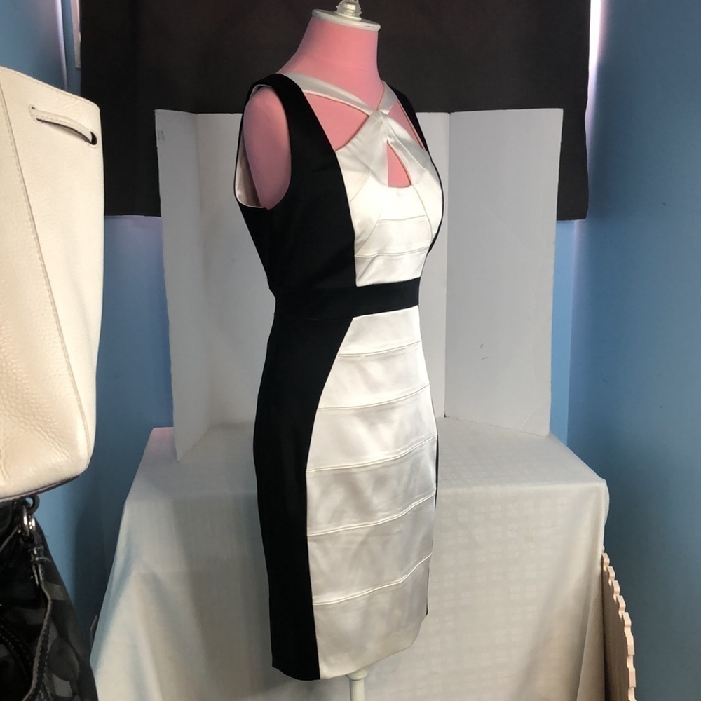 Beautiful Bodycon evening dress - Picture 3 of 11